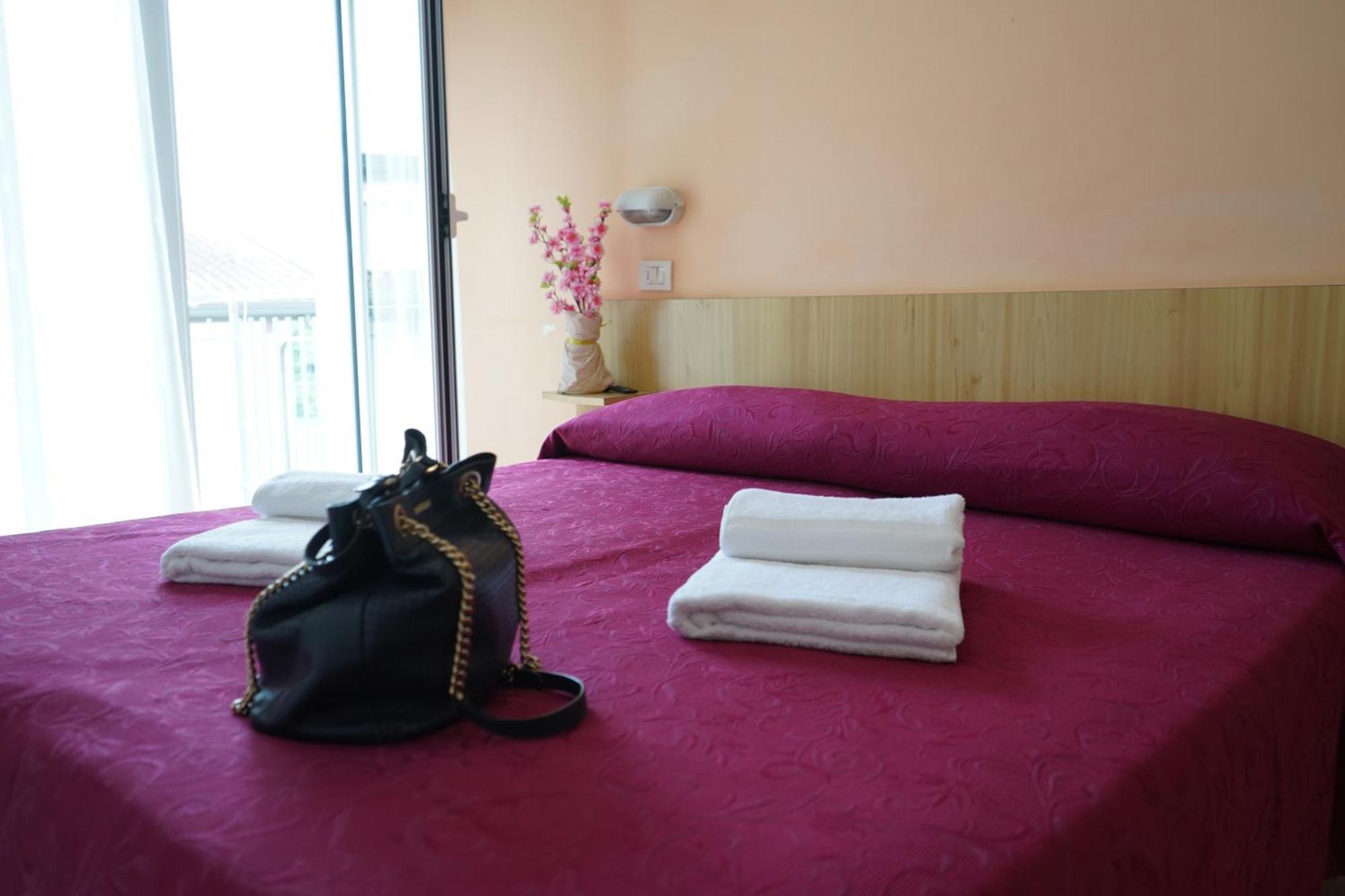 Hotel Malibù Rimini Buitenkant foto