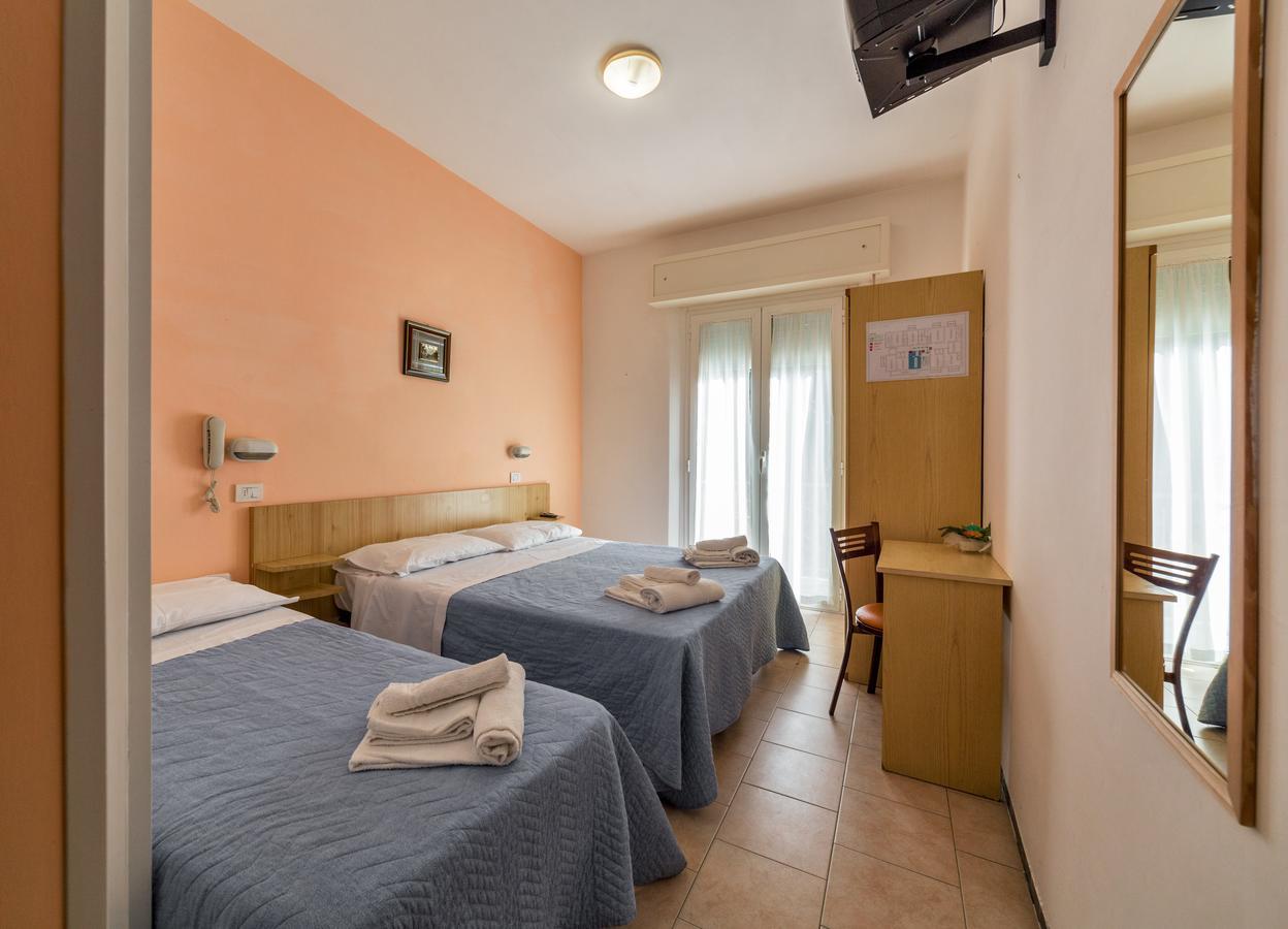 Hotel Malibù Rimini Buitenkant foto